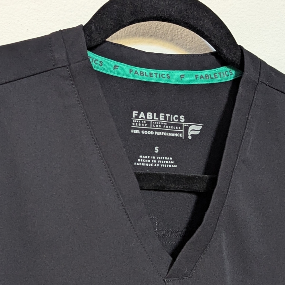 Fabletics Scrub Set | Small - Picture 3 of 16
